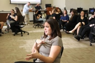 960x640-bloomsburg-exceptionality-programs-asl-class