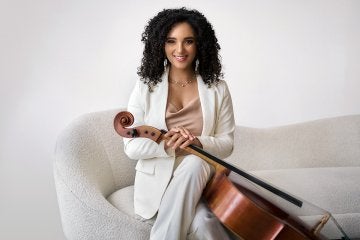 Cellist Anita Graef
