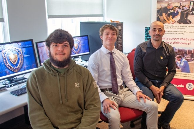 Students in the SOC Lab at CU-Bloomsburg