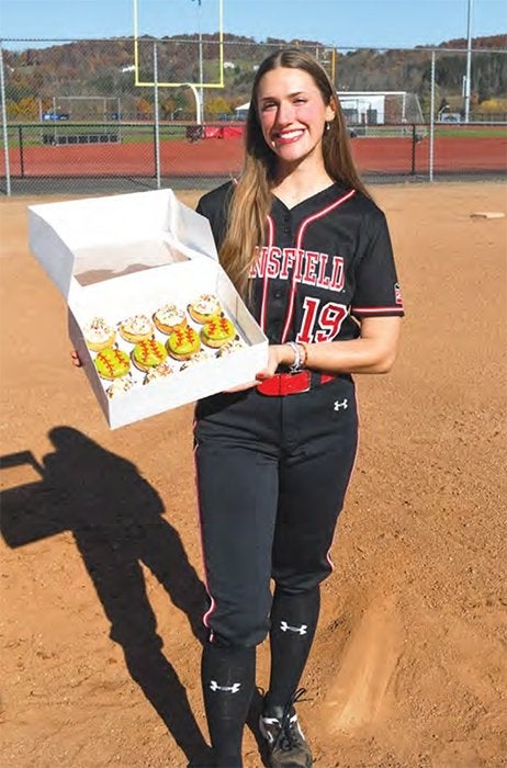 462x700-mansfield-sarah-sherman-softball-cupcakes